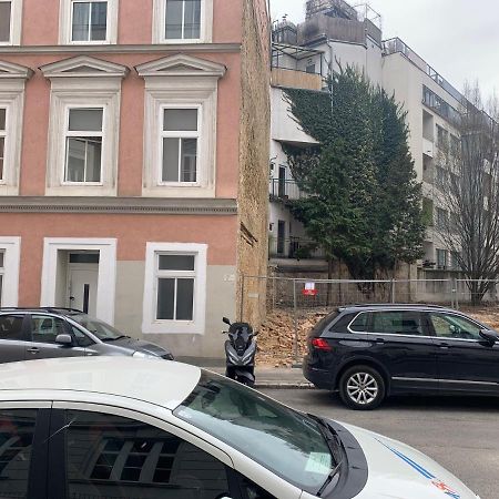 شقة Modern Flat With Parking Space فيينا المظهر الخارجي الصورة